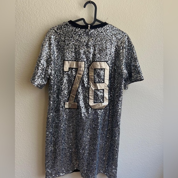 A sequin dress from H&M - Picture 2 of 2